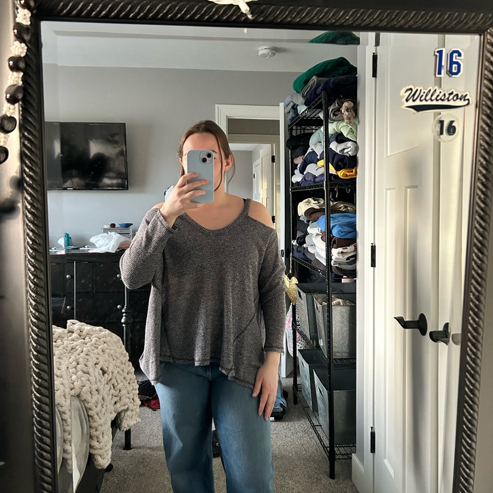 Blue sweater long sleeve from a boutique